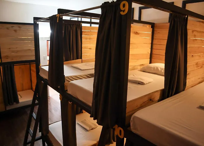 Yellow Umbrella Hostel Cebu Stadt