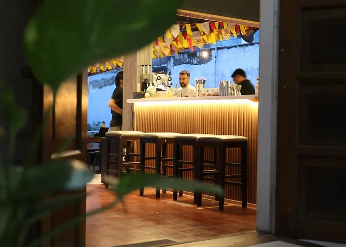 Yellow Umbrella Hostel *